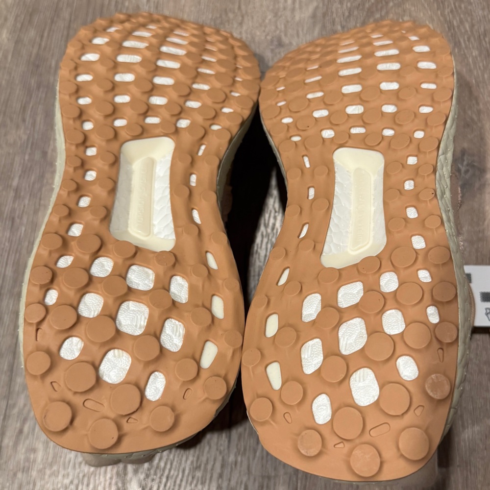 Adidas Ultraboost 1.0 Shoes - Picture 4 of 6